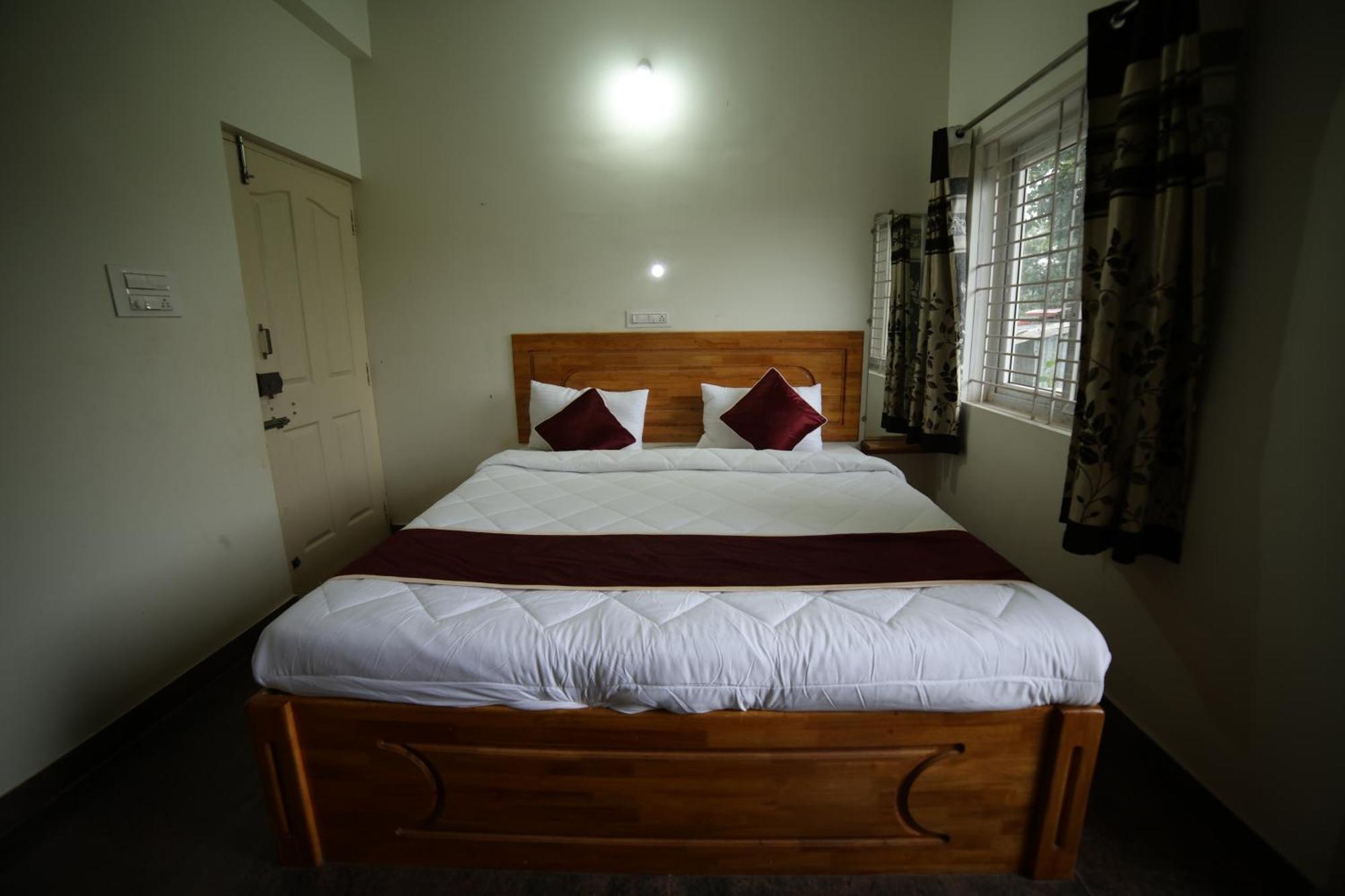 Naksha Tree Hotels - เยลาคีรี ภายนอก รูปภาพ