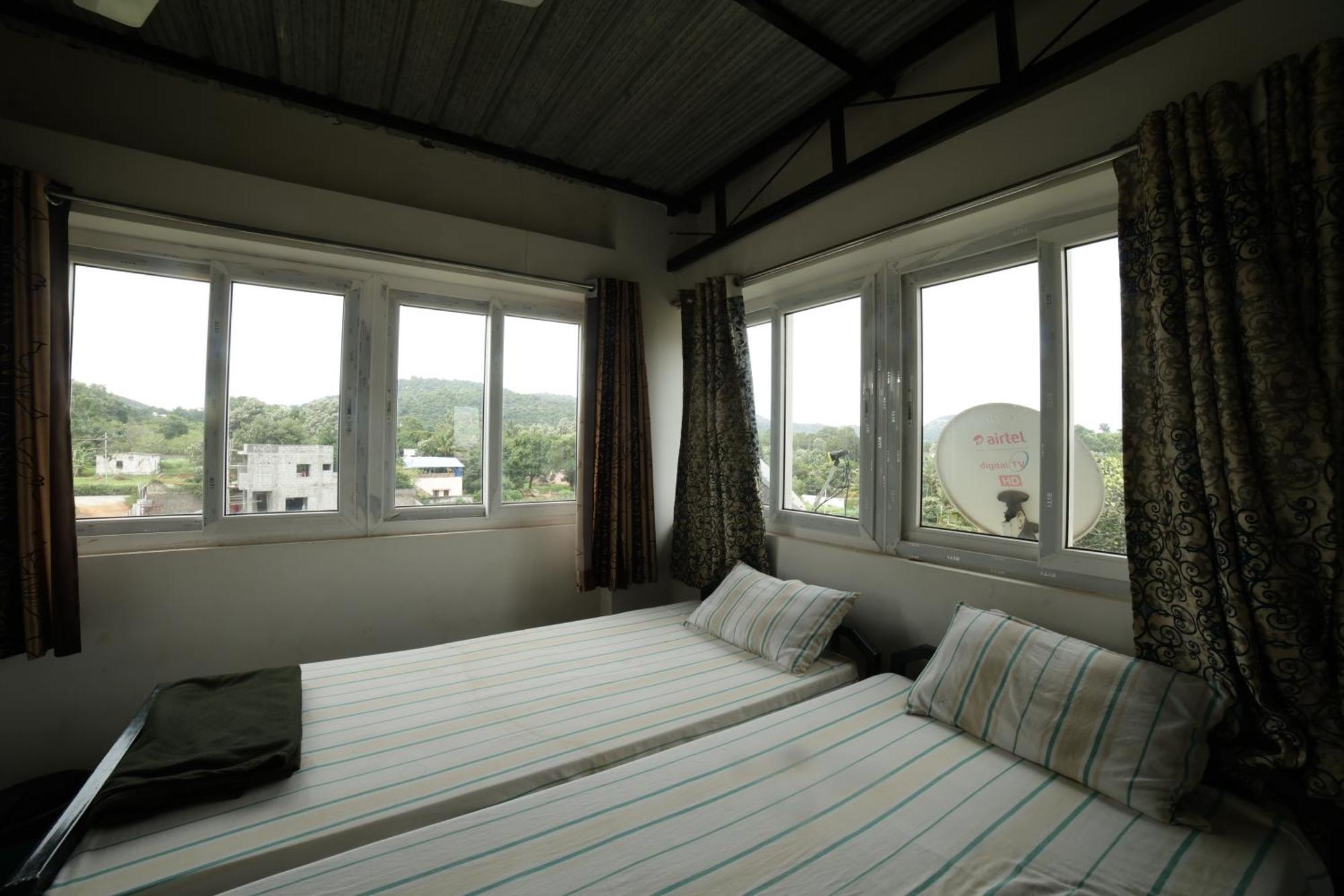 Naksha Tree Hotels - เยลาคีรี ภายนอก รูปภาพ