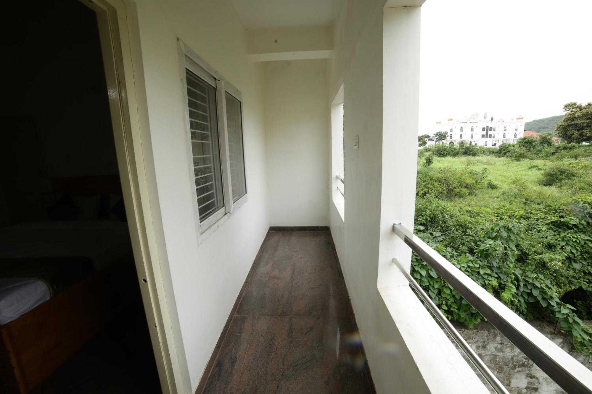 Naksha Tree Hotels - เยลาคีรี ภายนอก รูปภาพ